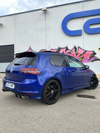 Volkswagen Golf R300 MK7