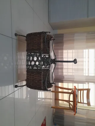 Portariviste in metallo e vimini