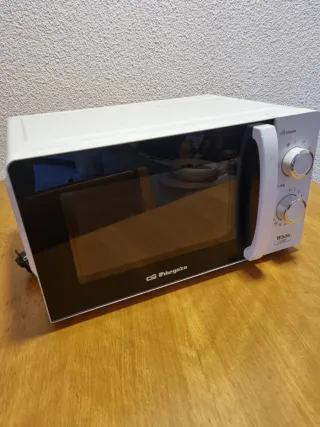 Microondas Orbegozo Blanco