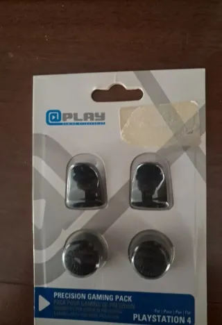 PLAY Precision Gaming Pack per PS4