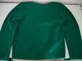 Top Stradivarius verde talla S