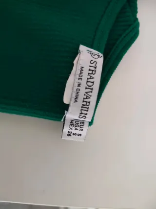 Top Stradivarius verde talla S