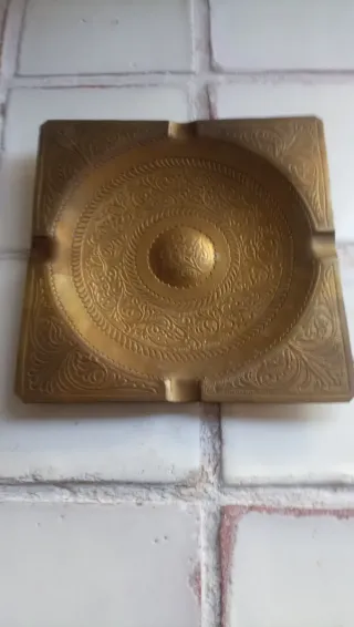 Cenicero Vintage Latón Grabado
