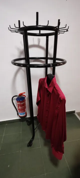 Perchero Ropa Metálico con Ruedas