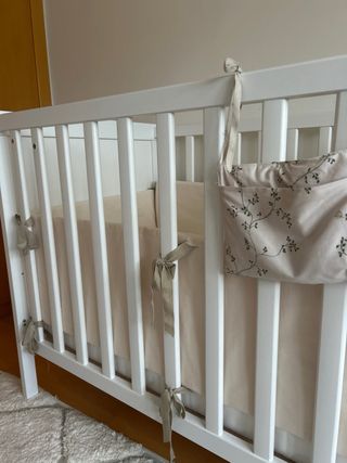 Cuna IKEA con colchón - Como nueva