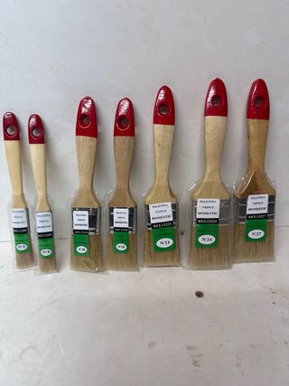 Lote de brochas y rodillos de pintura