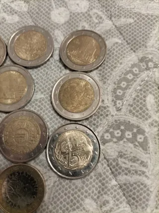 11 Monete Euro (2€ e 1€)