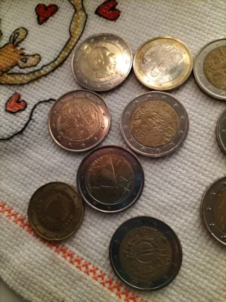 11 Monete Euro (2€ e 1€)