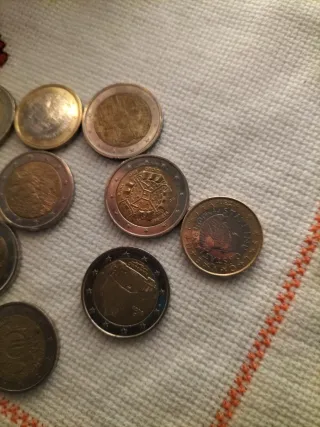 11 Monete Euro (2€ e 1€)