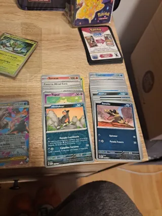 Lote 🇪🇸 maletin coleccionista otoño 2024 Pokémon