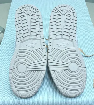 Nike Air Jordan Marrones y Blancas