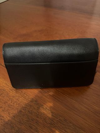 Bolso Coach Negro con Detalle Dorado