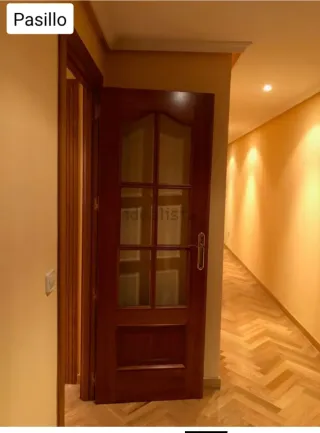 Puerta interior madera con cristal