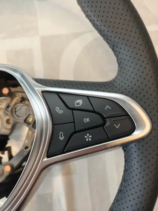 Volante Renault Captur 2 484000686R