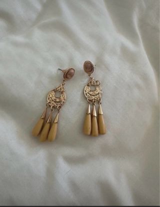 Accesorios flamenca: Mantoncillo, flores y pendien