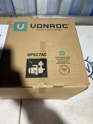 Bomba de agua VONROC 800W con presostato