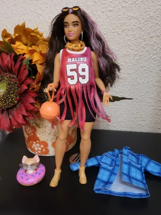 Muñeca Barbie Malibu con accesorios