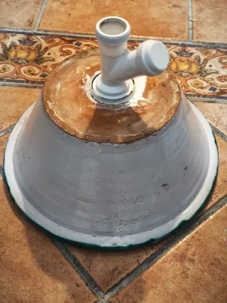 Fregadero o lavabo de cerámica pintado a mano