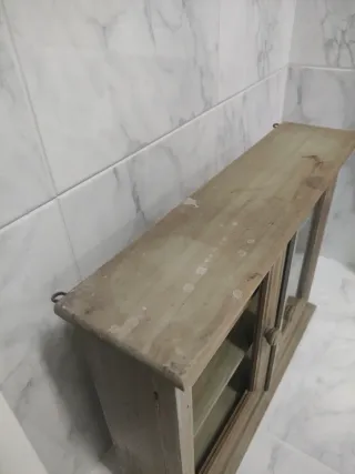 Armario pequeño madera y cristal