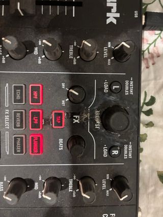 Numark Mixtrack Platinum FX Controlador DJ