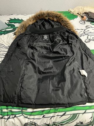 Parka negra muy calentita con doble cierre