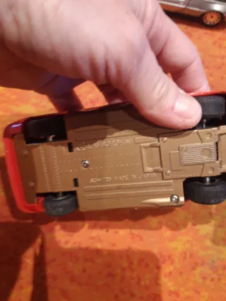 4 Coches Metálicos Escala 1/28