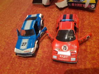 4 Coches Metálicos Escala 1/28