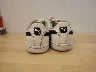 Zapatillas Puma Blancas y Negras