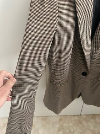 Blazer Zara cuadros marrón y crudo