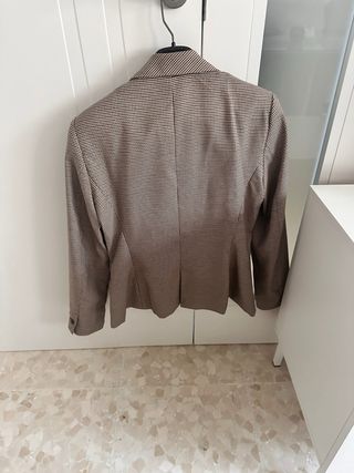 Blazer Zara cuadros marrón y crudo