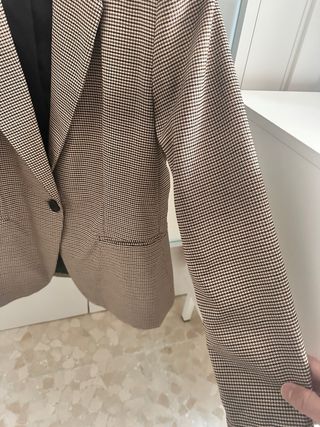 Blazer Zara cuadros marrón y crudo