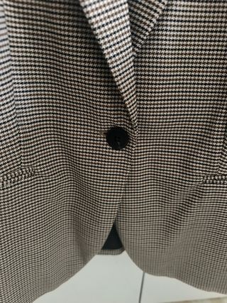 Blazer Zara cuadros marrón y crudo