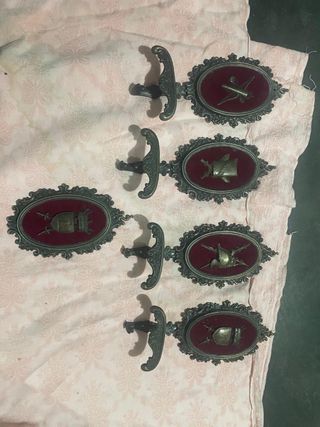 Set 4 Appendiabiti Antichi con Stemmi