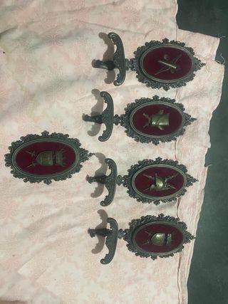 Set 4 Appendiabiti Antichi con Stemmi