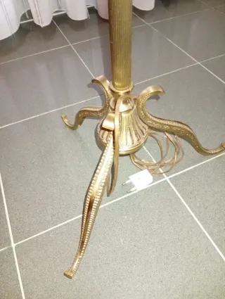 Lámpara de pie bronce antigua 3 brazos