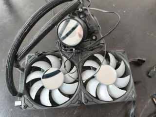 Kit Refrigeración Líquida 240mm + 6 Ventiladores