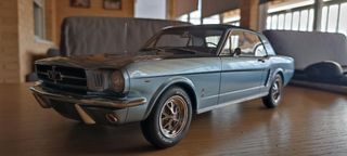 Ford Mustang V8 Hardtop 1/12 Otto
