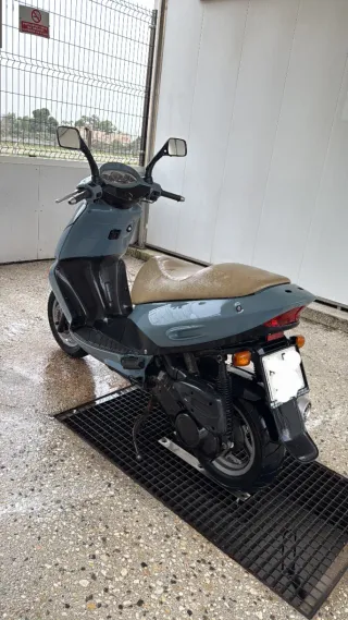 Aprilia Leonardo 150cc Maxiscooter