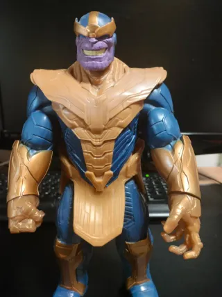 Figuras Marvel: Capitán América, Thor, Thanos, Spi