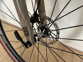 Bicicleta Gravel KTM con suspension.