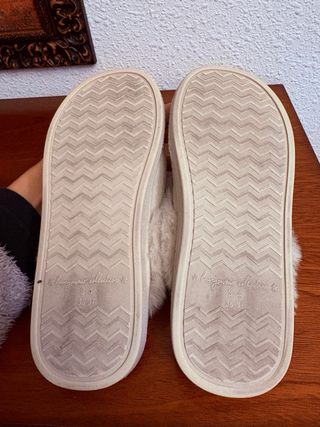 Zapatillas beige peludas