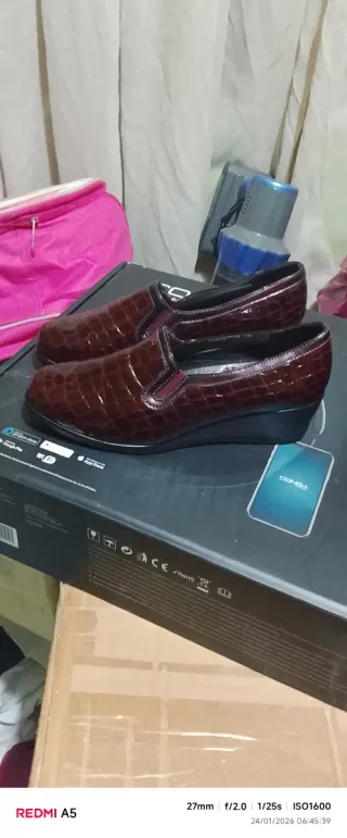 Zapatos de piel granates