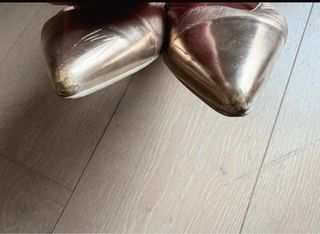 Zapatos destalonados dorados