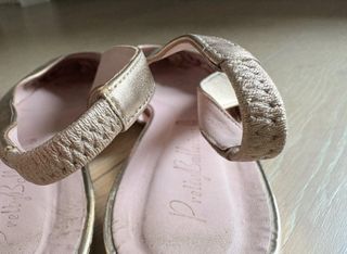 Zapatos destalonados dorados