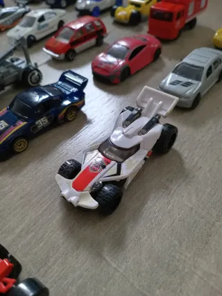 Lote 49 coches de juguete