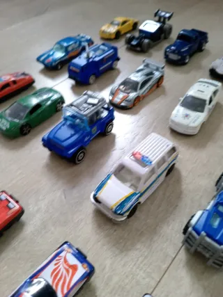 Lote 49 coches de juguete
