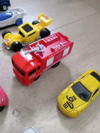 Lote 49 coches de juguete