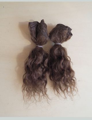 Capelli castani naturali per bambole - 2 metri