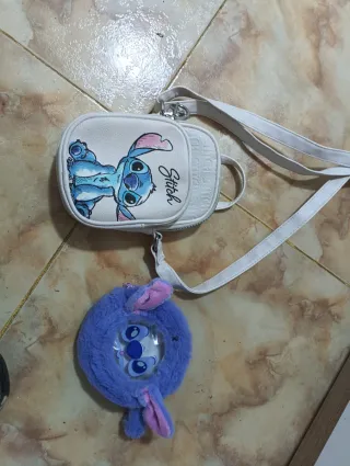 Mochila, bolsitos y gorra Stitch