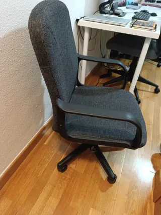 Silla de escritorio gris, solo hasta el 31/01